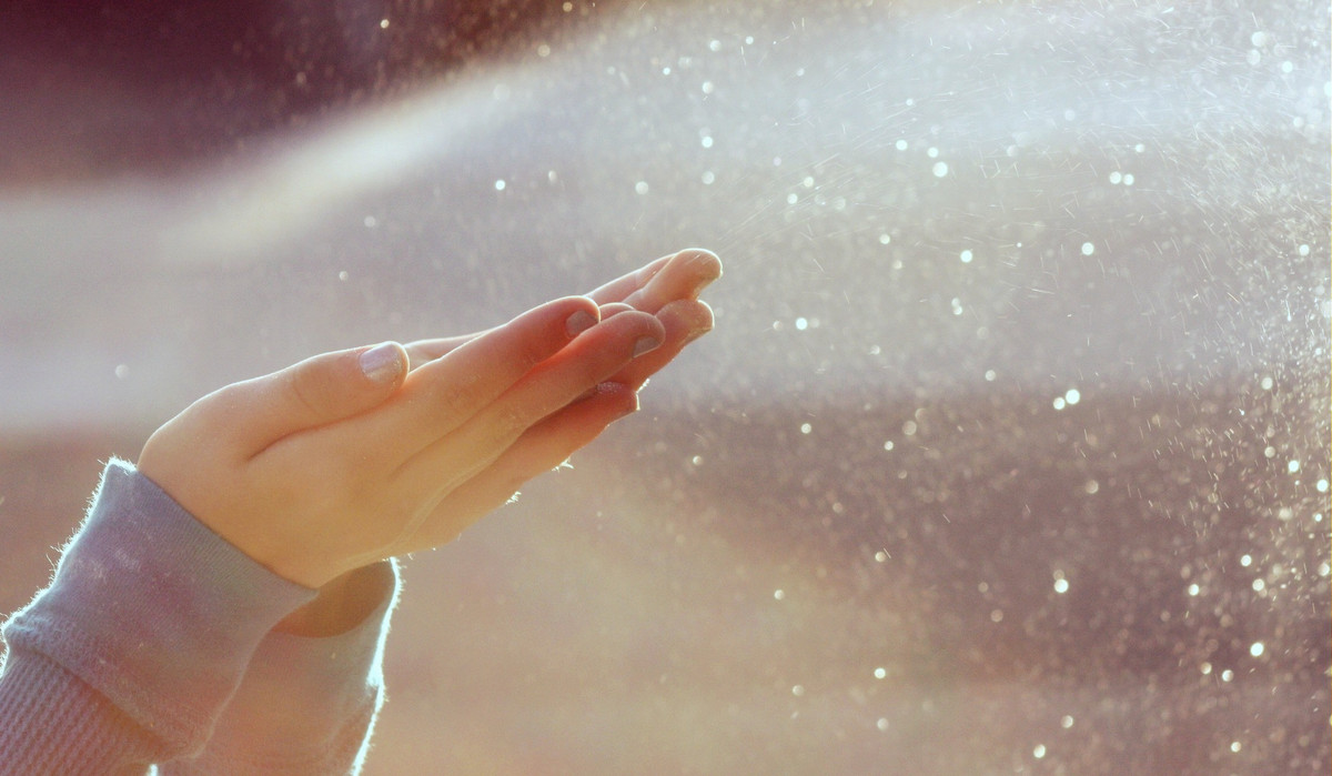  Đốt thứ hai của ngón tay cái có nhiều đường vân: Biểu hiện này cho thấy chủ nhân rất giỏi kiếm tiền. Nếu đường vân càng nhiều thì tiền bạc thu về càng dồi dào. Đây là kiểu người giàu có nhờ chăm chỉ, siêng năng. (* Thông tin chỉ mang tính chất tham khảo).