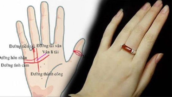  Vân tài phát đạt, có 3 đường vân đậm gần như song song với nhau Đặc điểm bàn tay đầu tiên trên bàn tay báo hiện người giàu có là sở hữu các đường vân tay giữa lòng bàn tay xen kẽ lẫn nhau và tạo thành một hình vuông lớn hay hình tam giác, thì được gọi là kho bạc và đại diện cho sự giàu có thịnh vượng.