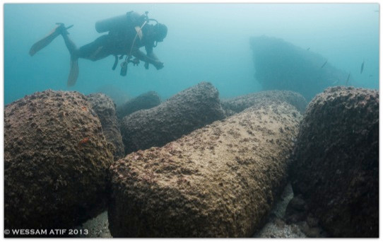 Kết quả, vào năm 2010, các thợ lặn phát hiện tàn tích cung điện và khu phức hợp đền thờ của Nữ hoàng Cleopatra. Họ cũng tìm thấy một số cổ vật như tiền xu, bình cổ, bức tượng...