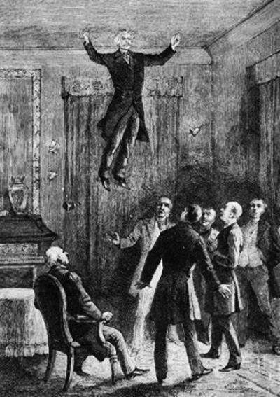 Những người chứng kiến cảnh đó đã rất ngạc nhiên khi nhìn thấy cơ thể của ông đột nhiên nhấc bổng khỏi sàn nhà và bay lên phía trên.