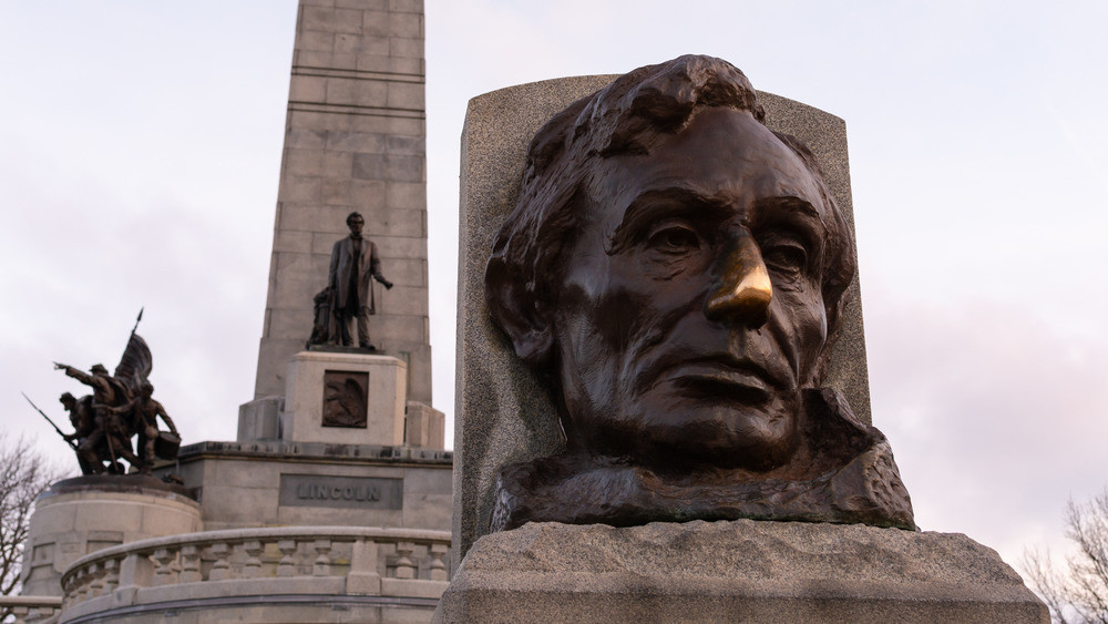 Theo đó, lực lượng chức năng Mỹ giăng bẫy tại Springfield để tóm gọn nhóm tội phạm do Kennally cầm đầu. Vào ngày 6/11/1876, nhóm của Kennally đến Springfield như dự định và đột nhập vào bên trong. Khi cảnh sát và FBI ập đến thì những tên tội phạm nhanh chân tẩu thoát. Tuy nhiên, chỉ 2 ngày sau, FBI tóm gọn nhóm tội phạm của Kennally khi chúng gặp mặt ở quán rượu The Hub.