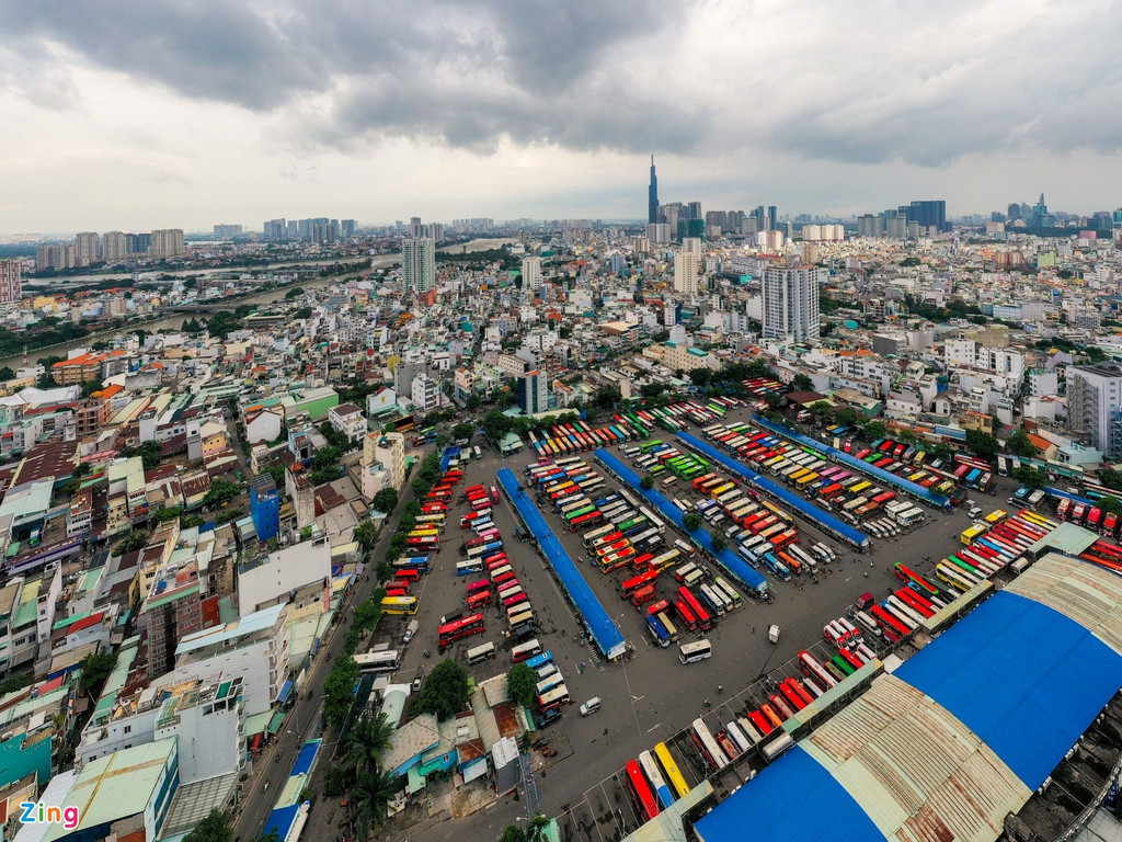 Dự báo số lượng hành khách từ TP.HCM đi các tỉnh miền Trung, Tây Nguyên (và ngược lại) tăng mạnh trong dịp Tết, nhiều nhà xe đã tính toán phương án tăng cường. Họ cho biết sẽ thuê bên ngoài hoặc điều xe đang hoạt động tại Bến xe Miền Tây và một số bến khác nếu cần thiết.