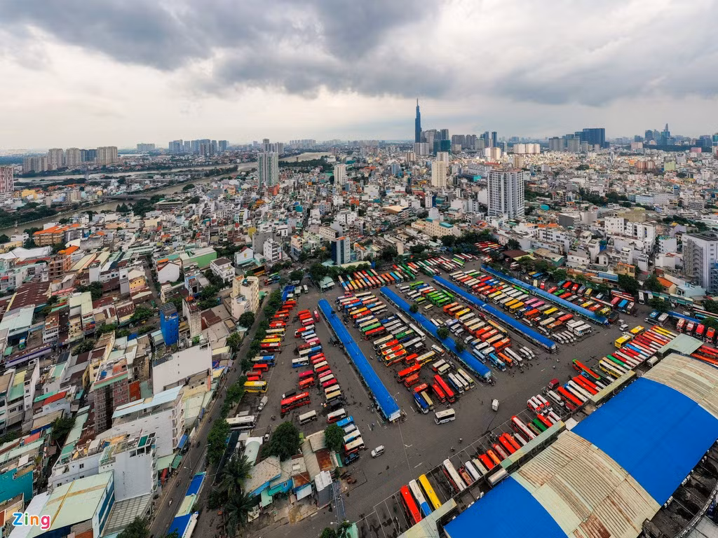 Dự báo số lượng hành khách từ TP.HCM đi các tỉnh miền Trung, Tây Nguyên (và ngược lại) tăng mạnh trong dịp Tết, nhiều nhà xe đã tính toán phương án tăng cường. Họ cho biết sẽ thuê bên ngoài hoặc điều xe đang hoạt động tại Bến xe Miền Tây và một số bến khác nếu cần thiết.