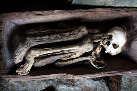 Quá trình ướp xác của người Ibaloi có thể kéo dài tới 2 năm. Điều này xuất phát từ việc các bước trong quy trình ướp xác khá phức tạp.