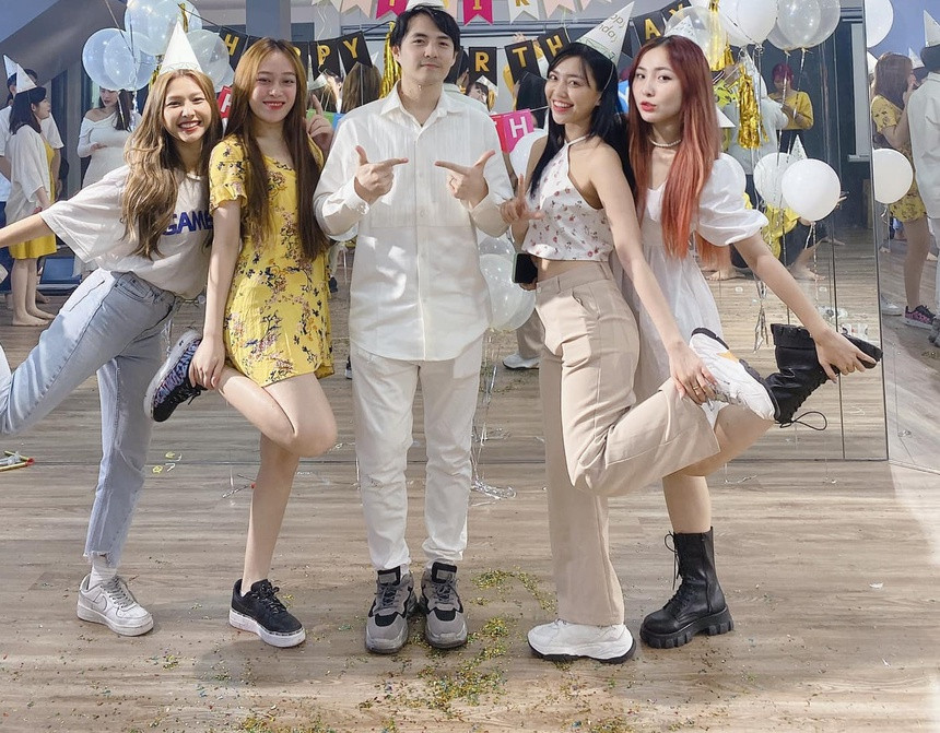 Nghe si Viet thuong Tet nam nay cho nhan vien ra sao?