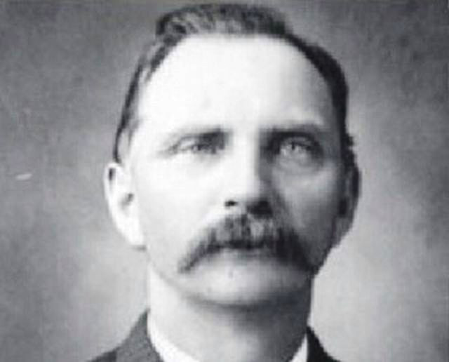 Khi cảnh sát tìm được hồ sơ về việc Rudolph Fentz mất tích năm 1876 thì kinh ngạc phát hiện trang phục cũng như địa chỉ đều trùng khớp với những gì phát hiện trên người đàn ông tử vong tại Quảng trường Thời Đại.