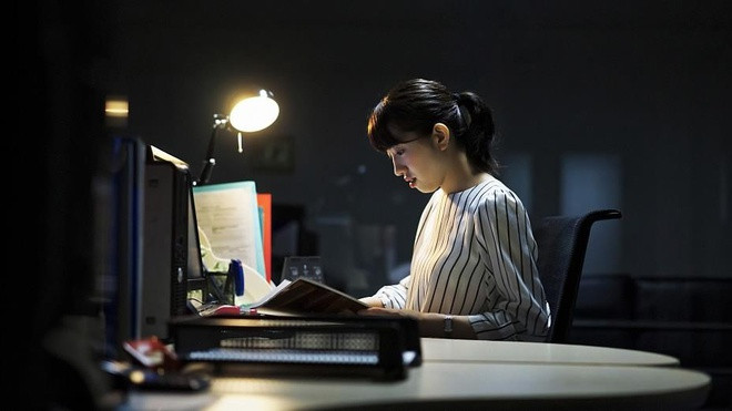 Do vậy, văn hóa làm việc “996” xuất hiện ở Trung Quốc. Người dân gọi như vậy xuất phát từ việc lịch làm việc dày đặc của nhân viên 12 giờ/ngày (từ 9h sáng - 9h tối) và 6 ngày/tuần.