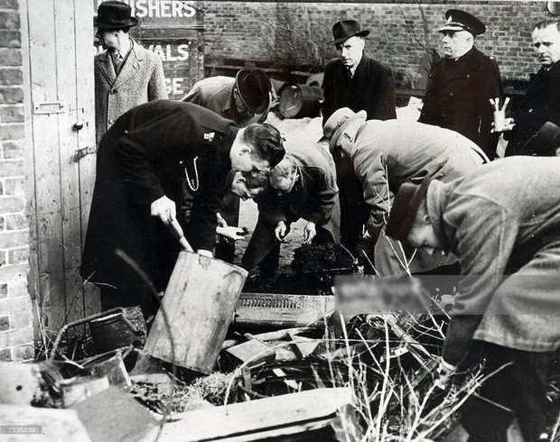 Không chỉ sát hại các nạn nhân một cách tàn ác, tên sát nhân Haigh còn khiến dư luận sốc hơn bởi thủ đoạn xóa dấu vết phạm tội.