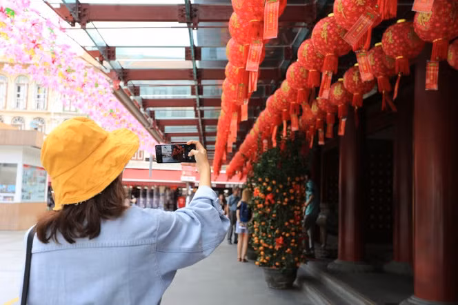 Người Trung Quốc quan niệm phụ nữ đi ra khỏi nhà ngày đầu năm mới sẽ gặp điều xui xẻo trong suốt năm đó.