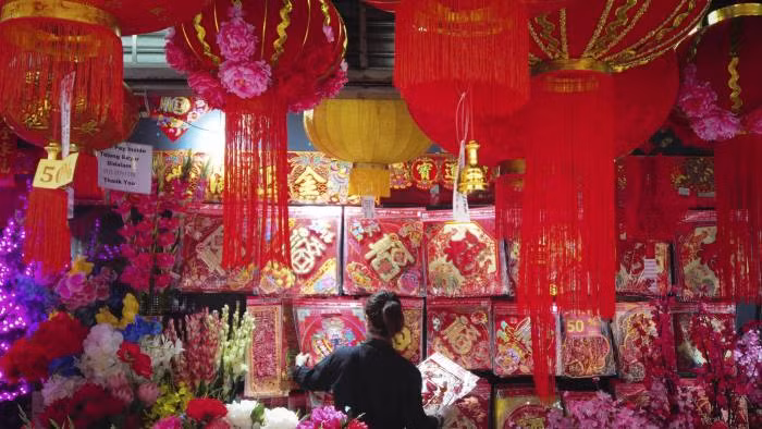 Xuất phát từ quan niệm này, phụ nữ đi lấy chồng không về thăm bố mẹ đẻ trong ngày đầu năm mới để tránh mang đến vận xui cho bản thân và gia đình nhà ngoại.