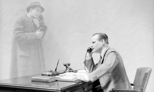 Bên cạnh những phát minh có tính ứng dụng cao, nhà khoa học Edison có một số sáng chế kỳ quặc. Đáng chú ý là việc ông sáng chế điện thoại trò chuyện với hồn ma.