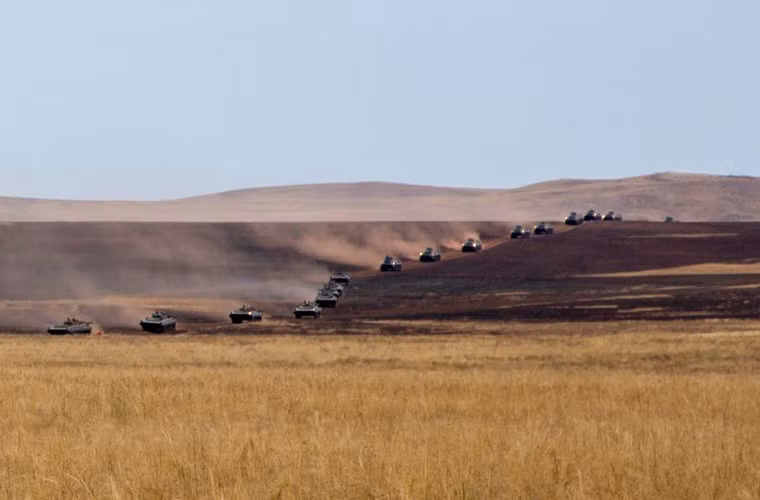 Đội hình lớn xe chiến đấu bộ binh BMP-2.