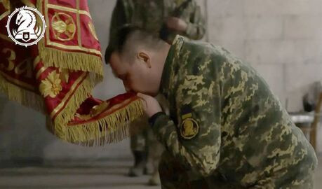 Trong một bài báo ra ngày 14/12, phóng viên chiến trường Ukraine Yuriy Butusov gọi Ryumshin là "một trong những chỉ huy giỏi nhất của chúng tôi" và cho biết, Lữ đoàn 155 đã có hàng trăm binh sĩ đào ngũ trong quá trình huấn luyện ở Pháp, bởi vì những người đàn ông được biên chế vào đơn vị này, không phải là lính tình nguyện, mà là những người bị tuyển dụng cưỡng bức.