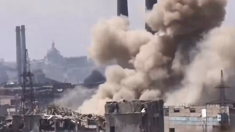 Cuộc chiến giành quyền kiểm soát Nhà máy thép Azovstal dường như đã kết thúc, nhưng ai đã đã giành chiến thắng? Nếu nhìn vào các phương tiện truyền thông phương Tây, chắc chắn nhiều người sẽ nghĩ rằng đó là Ukraine.