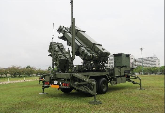 Sau đó các nước phương Tây bắt đầu viện trợ quân sự cho Ukraine, trong đó có đủ loại vũ khí phòng không, thậm chí cả tên lửa phòng không Patriot PAC-3. Sau khi có được nhiều loại vũ khí phòng không của phương Tây, Ukraine liên tục thổi phồng rằng, họ có thể đánh chặn các loại tên lửa của Nga.