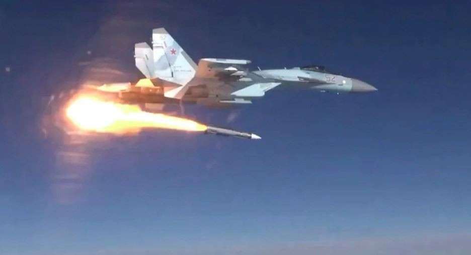 Trong khi đó trang “Quan sát quân sự (Military Watch)” của Mỹ cho biết, người Nga đang bắn hạ những máy bay chiến đấu tốt nhất của Ukraine còn sót lại và hiện đang phá hủy hệ thống phòng không vốn đã hao mòn mà không hề bị đánh trả.