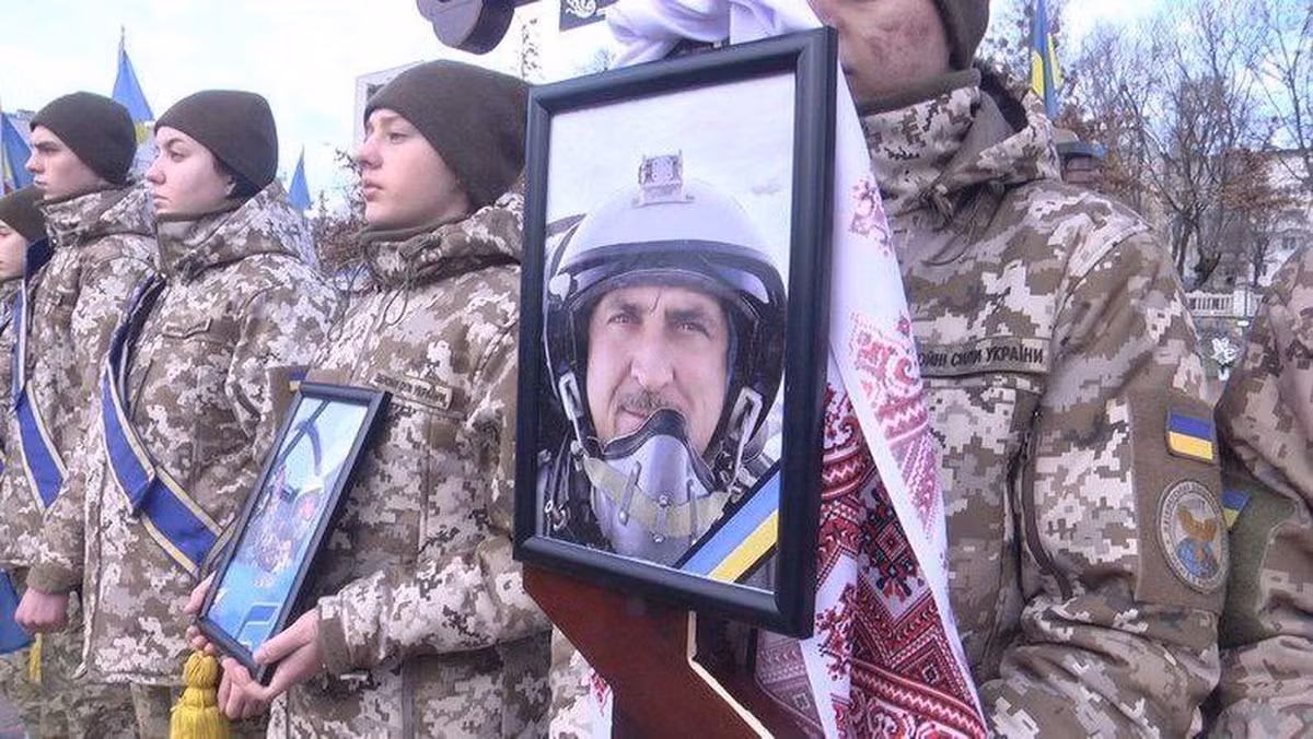 Trong cuộc xung đột đang diễn ra ở Ukraine, nhiều phi công của Không quân Ukraine được xác nhận đã hy sinh, trong đó có một phi công giàu kinh nghiệm và phó chỉ huy Lữ đoàn Không quân chiến thuật số 39, Thiếu tá Stanislav Romanenko.