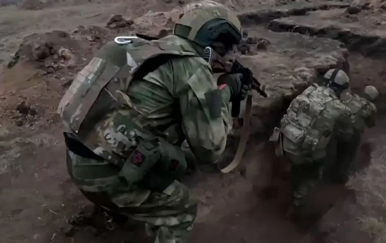 Cuộc tấn công cuối cùng được phát động vào ngày 18/12, qua 10 ngày tấn công quyết liệt, đơn vị lính dù từ Transbaikalia đã giành được quyền kiểm soát toàn bộ ngôi làng. Việc chiếm được làng Cherkasy Konopelka làm đầu cầu cho quân Nga tiến công làng Makhnovka, cũng là vùng ngoại ô của thị trấn Sudzha.