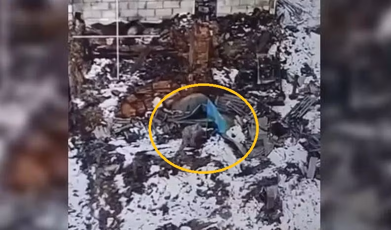 Trước đó vào ngày 29/12, trang Topwar đưa tin, quân Nga ở khu vực Kursk bị Ukraine chiếm đóng đã giành quyền kiểm soát ngôi làng Cherkasskaya Konopelka. Các đơn vị tấn công của lính dù từ Transbaikalia không chỉ tái chiếm làng Cherkasy Konopelka, mà còn quét sạch hoàn toàn quân Ukraine trong khu vực, cắm cờ quân dù Nga ở trung tâm ngôi làng.