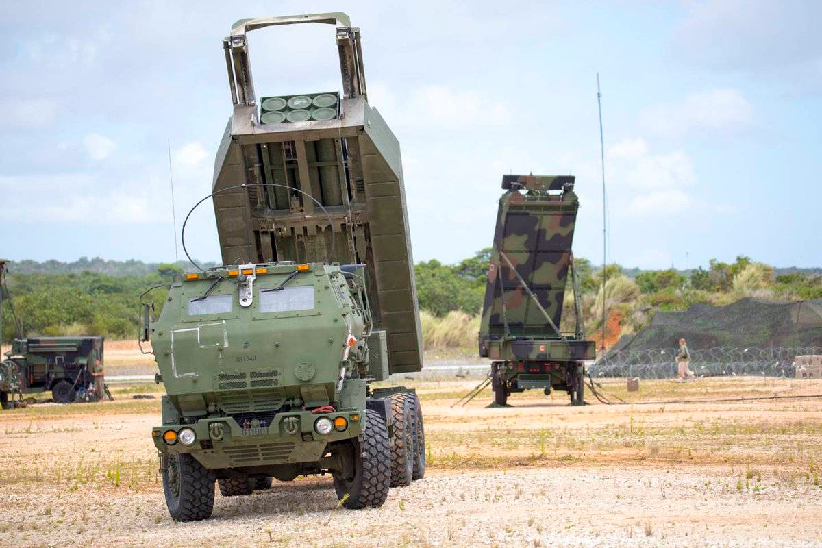 Việc vệ tinh Sentinel ở châu Âu lần đầu tiên chụp được ảnh vụ nổ kho đạn Lugansk cho thấy, NATO đã đâm một nhát dao sau lưng Nga. Để nắm được vị trí kho đạn của quân đội Nga, quân đội Ukraine cần sử dụng ảnh vệ tinh để định vị chính xác.