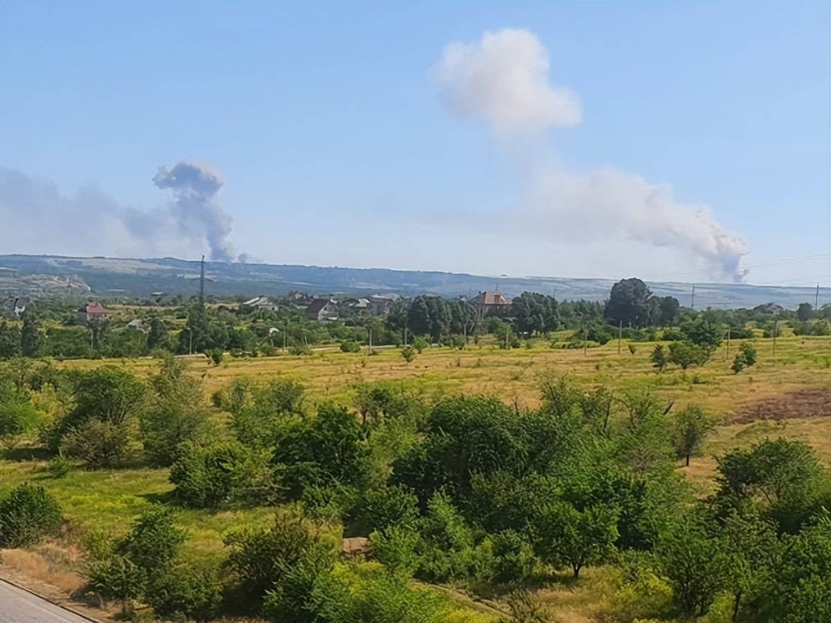 Theo hình ảnh chụp vệ tinh do European Sentinel công bố, sau khi kho đạn bị bắn trúng, có một đám cháy gây ra bởi một vụ nổ thứ cấp trong phạm vi 10 km. Như vậy quân đội Nga đã chịu tổn thất. 