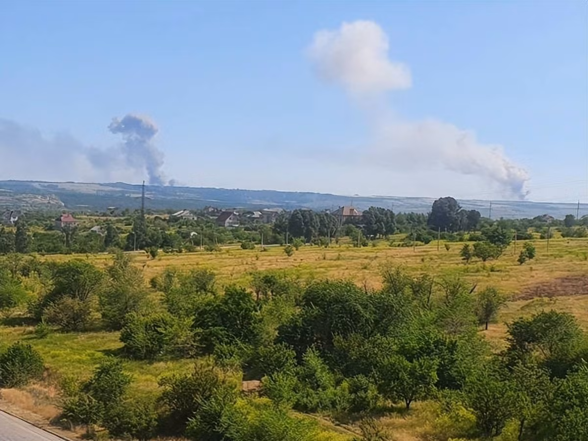 Theo hình ảnh chụp vệ tinh do European Sentinel công bố, sau khi kho đạn bị bắn trúng, có một đám cháy gây ra bởi một vụ nổ thứ cấp trong phạm vi 10 km. Như vậy quân đội Nga đã chịu tổn thất. 