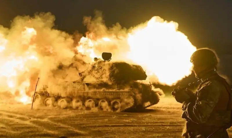 Phương Tây tính toán, dùng con bài Ukraine để hạn chế ảnh hưởng của Nga, nhưng giờ đây họ lại thấy mình mắc kẹt trong vũng lầy. Trước sức tấn công mạnh mẽ của RFAF, các nước phương Tây dường như bất lực và không thể cung cấp hỗ trợ quân sự hiệu quả cho Ukraine. Vì vậy, ngừng bắn là cách duy nhất để họ thoát khỏi tình thế khó khăn. 