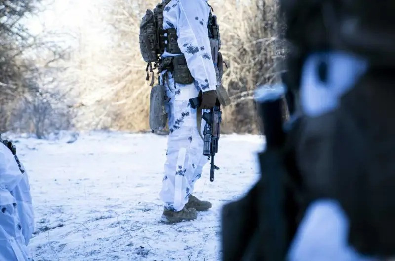 Trong cuộc điện đàm, Tổng thống Trump nói rõ rằng, mỗi ngày đều có thương vong lớn trên chiến trường, và đã đến lúc chấm dứt xung đột và thương vong. Ông cũng xác nhận rằng, Tổng thống Putin cũng muốn thấy xung đột dừng lại. Tuyên bố này chắc chắn đã tạo thêm động lực mới cho các cuộc đàm phán ngừng bắn. 