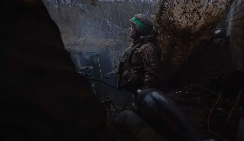 Trước sự chênh lệch quá lớn về quân số và lợi thế về vũ khí, trang thiết bị, tình hình của AFU ở Kursk đã trở nên cực kỳ nguy cấp. Họ không chỉ phải đối mặt với sự tấn công dữ dội của RFAF, mà còn phải đối mặt với nhiều khó khăn như đường tiếp tế bị cắt đứt, tinh thần binh lính sa sút. 