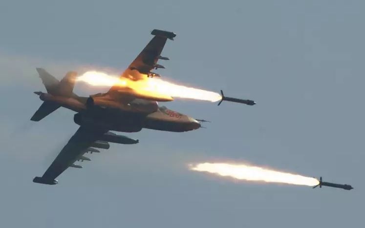 Nhưng đối với những nút quan trọng này, quân đội Ukraine không thể đợi quân đội Nga đến ném bom, tất yếu sẽ triển khai các loại hỏa lực phòng không bảo vệ, như các trận địa tên lửa và pháo phòng không và Không quân Nga chưa đủ sức xuyên qua. 