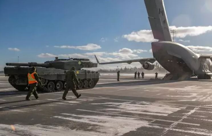 Đánh giá thông tin từ nhiều nguồn khác nhau, các thiết bị chiến tranh hạng nặng trên bộ mà phương Tây viện trợ cho Ukraine, đều đang trên đường tới Ukraine như các loại xe tăng chiến đấu chủ lực, xe chiến đấu bộ binh và các phương tiện hạng nặng khác.