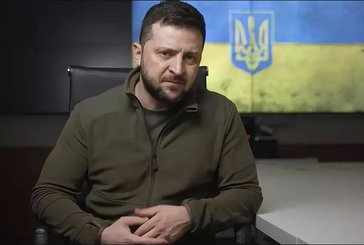Tổng thống Ukraine Zelensky đã có linh cảm về điều này; chỉ hai ngày trước khi Nga sử dụng bom chùm, ông Zelensky trong bài phát biểu buổi tối nói rằng, khi mùa đông đến và Kiev kiệt sức, Nga có thể sẽ tiến hành một cuộc tấn công mạnh mẽ.