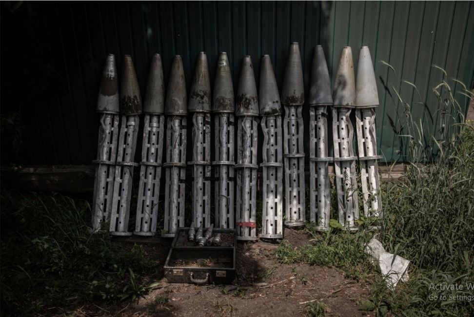 Tuy nhiên Mỹ đã mở hộp “Pandora”, khi cung cấp đạn chùm cho Ukraine vào tháng 7 vừa qua, bất chấp sự cảnh báo gay gắt của Nga. Điều này có vi phạm đạo đức khi luật pháp Mỹ gọi bom, đạn chùm là vũ khí cấm, nhưng lại cung cấp cho Ukraine; với mục đích rõ ràng là sẽ có thêm nhiều người ở Nga thiệt mạng. 