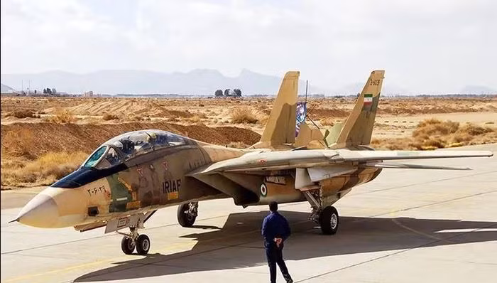 Việc Không quân Iran sở hữu chiến đấu cơ Su-35, sẽ sớm giúp không quân nước này đạt được sức mạnh chiến đấu. Hiện nay, Không quân Iran vẫn sử dụng máy bay chiến đấu F-14 Tomcat làm chiến đấu cơ chủ lực. F-14 là mẫu máy bay mà Hải quân Mỹ đã loại bỏ từ năm 2008, mặc dù nó được đánh giá là máy bay đánh chặn mạnh nhất. 