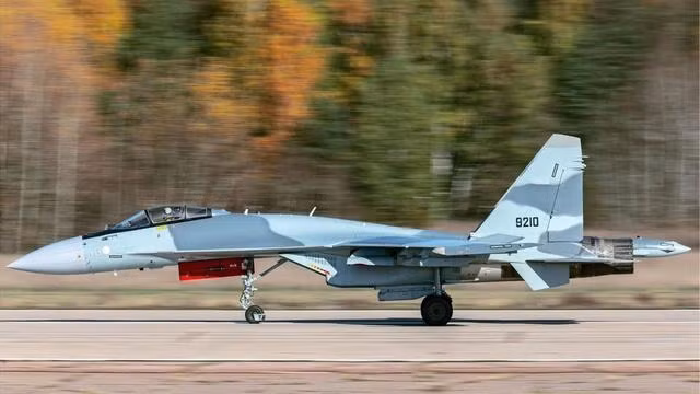 Trước đó đã có tin đồn Iran sẽ tiếp quản máy bay chiến đấu Su-35 mà Ai Cập mua, và tin đồn này có khả năng trở thành hiện thực, bởi Nga sẽ không lãng phí số máy bay chiến đấu Su-35 đã hoàn thiện. Số máy bay chiến đấu Su-35 có thể giao ngay và Iran có thể biến ước mơ thành hiện thực. 