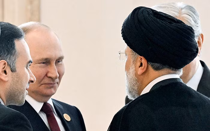 Liên hợp quốc đã dỡ bỏ lệnh cấm vận vũ khí đối với Iran vào năm 2020, vì vậy Iran có thể mua vũ khí và thiết bị từ thị trường quốc tế. Nhưng hiện tại Mỹ vẫn chưa nới lỏng các biện pháp trừng phạt Iran; vì lý do này, việc Iran mua vũ khí và thiết bị từ Nga đã trở thành lựa chọn tốt nhất. 