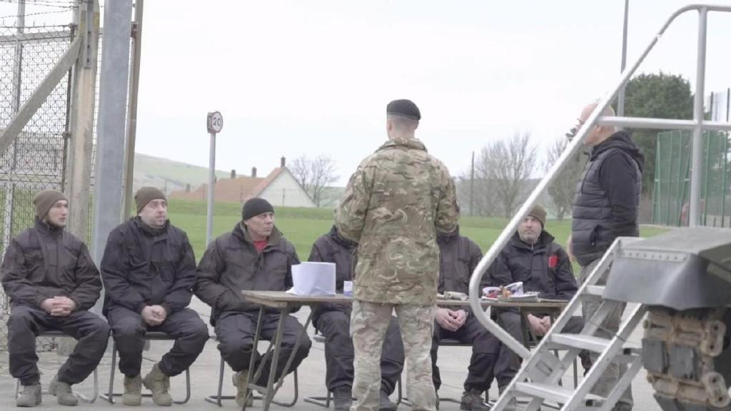 Đánh giá chung, chất lượng xe tăng của cả Nga và Ukraine là như nhau. Tuy nhiên số lượng xe tăng của Ukraine có hạn, khả năng bảo vệ không đủ, thời gian huấn luyện quá ngắn, kíp xe mới chỉ nắm vững kỹ năng lái và bắn cơ bản. Nên e rằng số xe tăng này, sẽ khó có thể giúp được gì quân đội Ukraine trong cuộc phản công mùa xuân? 