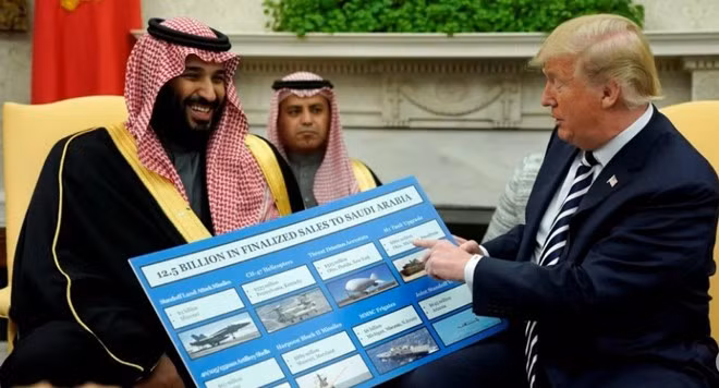 Lý do là Ả Rập Xê-út là khách hàng quốc phòng lớn của Mỹ ở Trung Đông và thế giới. Và đợt công du đầu tiên của Trump, đã thực hiện một loạt đơn đặt hàng vũ khí lớn, trị giá hàng trăm tỷ USD, chỉ trong một lần giao dịch.