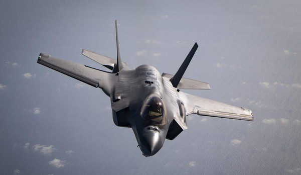 Ngoài ra có một số trường hợp được biết đến, khi máy bay chiến đấu của Nga tiếp cận với F-35 mà không bị cản trở. Điều này cho thấy thực chất, F-35 cũng không có lợi thế hơn so với máy bay chiến đấu thế hệ thứ 4.