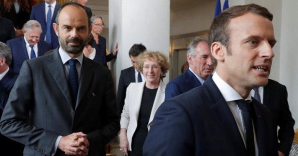 Nhưng người Pháp không chịu thất bại, vì vậy Tổng thống Macron gần đây đã trực tiếp công du nước ngoài, khi đại dịch Covid-19 vẫn đang hoành hành ở châu Âu và giành được thành công một đơn hàng lớn, trị giá gần 20 tỷ USD tại UAE.