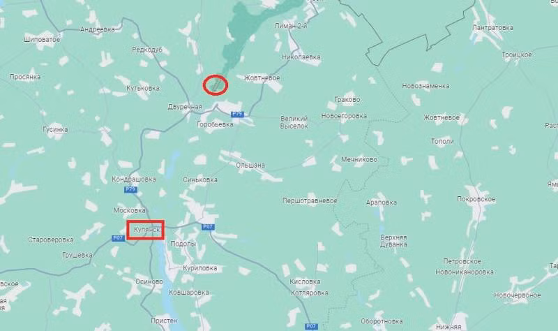 Bộ Tổng tham mưu Quân đội Nga đã kích hoạt ba mặt trận ở Kharkiv, Donetsk và Zaporozhye. Kết quả của sự tương tác giữa ba mặt trận là quy mô giao tranh giữa hai bên ngày càng mở rộng. Trên hướng Kupyansk thuộc Kharkov, Quân đội Nga đang “đánh chắc, tiến chắc”, mũi xung kích đã vượt sông Oskol ở khu vực Novomlynsk. 