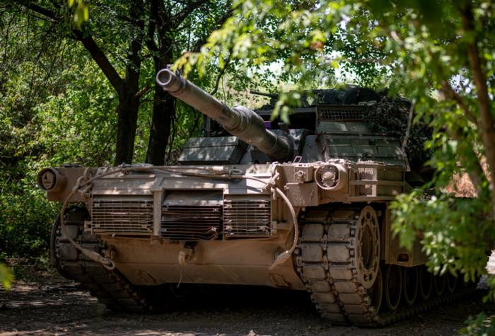 Đánh giá chung, để ổn định tình hình trên hướng thành phố Pokrovsk, Quân đội Ukraine không thể nói là “thờ ơ” như một số nguồn tin của Ukraine. Hiện quân tiếp viện cho hướng mặt trận này là từ sáu hoặc bảy lữ đoàn chính quy và các tiểu đoàn độc lập. Những đơn vị tiếp viện này, cộng với những lực lượng phòng thủ ban đầu ở Pokrovsk, tạo thành đội hình phòng thủ tương đối mạnh.