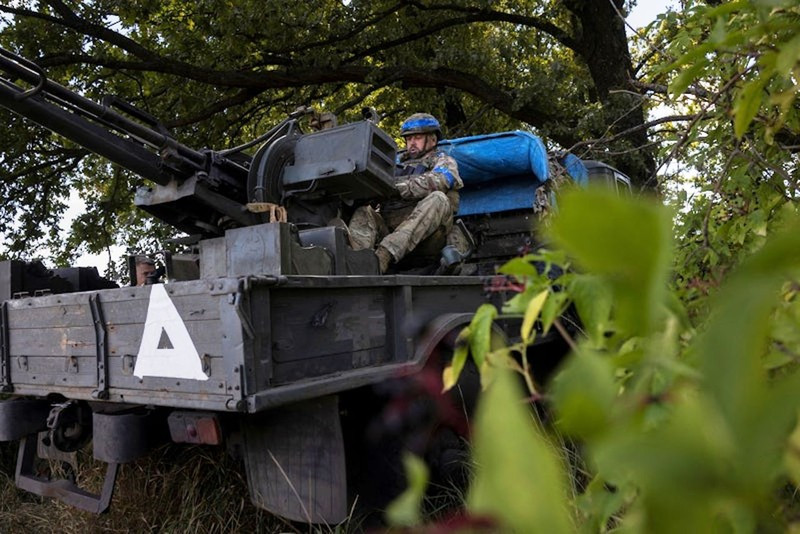Trên chiến trường, chiến lược thất bại của Tổng thống Ukraine và bộ tham mưu của ông, chính là việc tiêu diệt lực lượng tinh nhuệ của Ukraine ở mặt trận Kursk. Vào ngày 6/8, Quân đội Ukraine đã bất ngờ mở cuộc tấn công quy mô lớn vào tỉnh Kursk của Nga và chiếm tối đa hơn 1.300 km2 lãnh thổ Nga, chỉ bằng một đòn đột phá. 