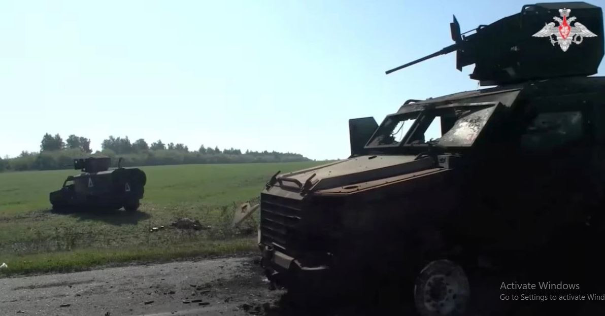 Đường tiếp tế của Quân đội Ukraine vào Kursk đã bị chặn bởi hỏa lực của không quân, pháo binh tầm xa và các lực lượng khác của Nga; trong khi quân tiếp viện của Ukraine không thể chuyển đến ở mặt trận. Trong trường hợp này, các đơn vị Ukraine ở Kursk chỉ có thể “đơn độc chiến đấu” trong vòng vây. 