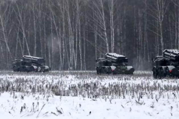 Theo Đại diện Lầu Năm góc, tình hình đã thay đổi đáng kể từ Chủ nhật tuần trước, khi có thông tin cho rằng, sự di chuyển của số pháo tầm xa và nhiều hệ thống MLRS được quan sát gần như dọc theo toàn bộ biên giới của Nga và Ukraine. Đồng thời nhấn mạnh, không phải đơn vị pháo binh nào cũng di chuyển.