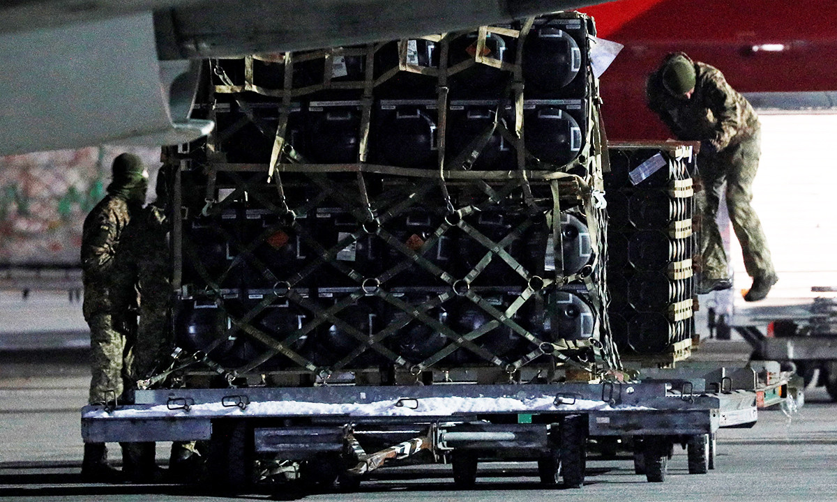 Đối với tình thế bị động hiện nay của Ukraine, không chỉ chính phủ Ukraine rất lo lắng, mà phương Tây do Mỹ đứng đầu cũng “đứng ngồi không yên”. Hiện các nước NATO, đang khẩn trương thảo luận các biện pháp đối phó với tình hình hiện nay và tăng cường viện trợ cho Ukraine. 