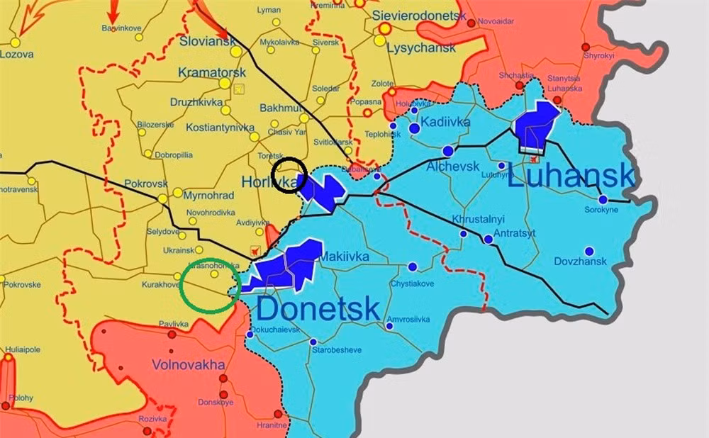 Vào ngày đầu tiên của cuộc chiến trên hướng Donbass, vị trí của quân đội Ukraine ở trên phòng tuyến Marinka, cách vị trí xuất phát tiến công của quân Nga là 20km. Sau gần 7 tháng chiến đấu trên mặt trận phía đông Donbass, quãng đường tiến quân của quân đội Nga vẫn chưa đầy 20 km; Marinka vẫn đứng vững. 