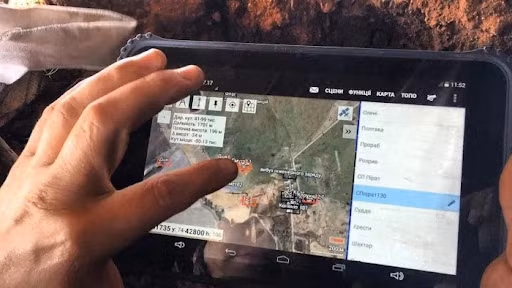 Đặc biệt là khả năng tin học hóa của Quân đội Nga không thực sự mạnh, nên hiệu quả chiến đấu không cao. Ngay với Quân đội Ukraine, hệ thống chỉ huy chiến đấu đã được phổ cập đến người lính, thông qua các phần mềm cài đặt trên máy tính bảng.