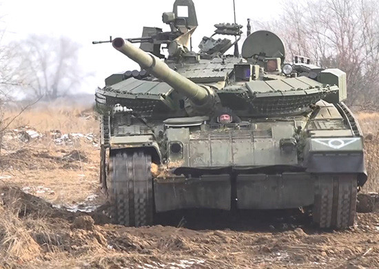 Phạm vi hoạt động của T-80BVM phụ thuộc vào nhiều yếu tố khác nhau như địa hình và tốc độ. Trên đường bộ, nó có thể di chuyển tới 500 km mà không cần tiếp nhiên liệu. Tuy nhiên, điều kiện địa hình có thể làm giảm phạm vi hoạt động của nó. T-80 được thiết kế để hoạt động trong nhiều môi trường khác nhau, bao gồm khu vực thành thị, rừng rậm và đồng ruộng. 