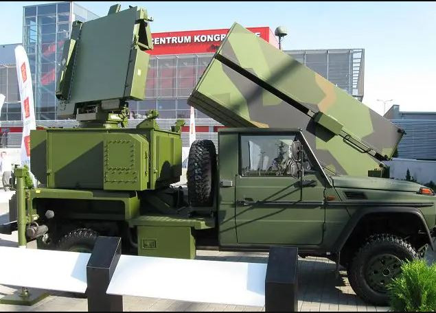 Lý do là tên lửa Kh-50 sẽ được lắp các trạm gây nhiễu chủ động tích hợp, do vậy việc theo dõi tên lửa Kh-50 đối với các radar AN/MPQ-64F1 của hệ thống NASAMS và TRML-4D của IRIS-T SLM sẽ khó khăn hơn nhiều, so với việc phát hiện và bám theo tên lửa hành trình Kalibr và Kh-101. 